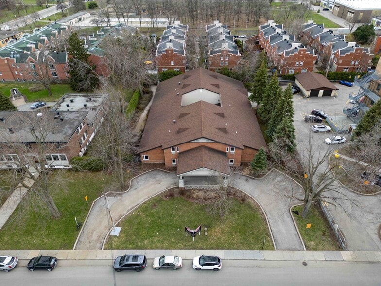 11810 Av Du Bois-De-Boulogne, Montréal, QC for sale - Building Photo - Image 2 of 9