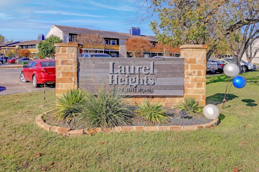 483 Laurel Ln, New Braunfels, TX à vendre - Photo du bâtiment - Image 2 de 16