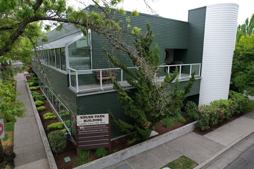 3990 Collins Way, Lake Oswego, OR for sale - Building Photo - Image 2 of 17