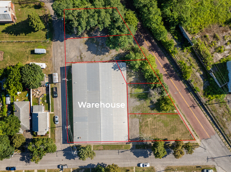 1717 Mackenna Ave, Niagara Falls, NY for sale - Building Photo - Image 2 of 26