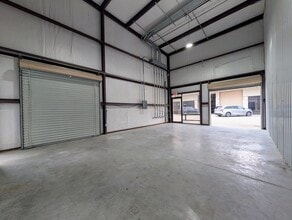 26232 FM 2978 Rd, Magnolia, TX à louer Photo intérieure- Image 1 de 7