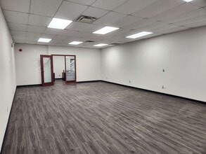 1020 Bayridge Dr, Kingston, ON à louer Photo intérieure- Image 1 de 5