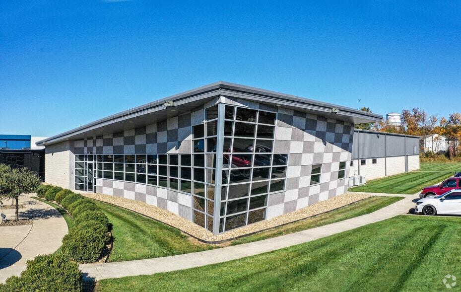 114 Venture Dr, Pataskala, OH for lease - Building Photo - Image 1 of 57