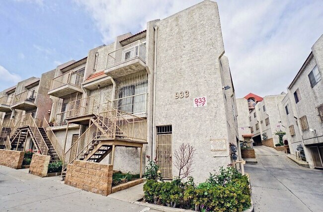 More details for 933 New Depot St, Los Angeles, CA - Multifamily for Sale
