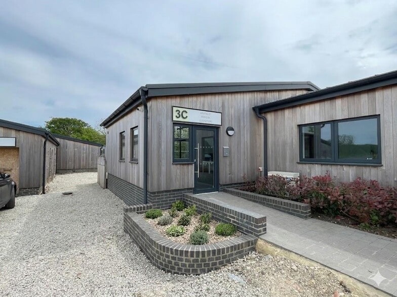 Ashford Rd, Tenterden for lease - Primary Photo - Image 1 of 2
