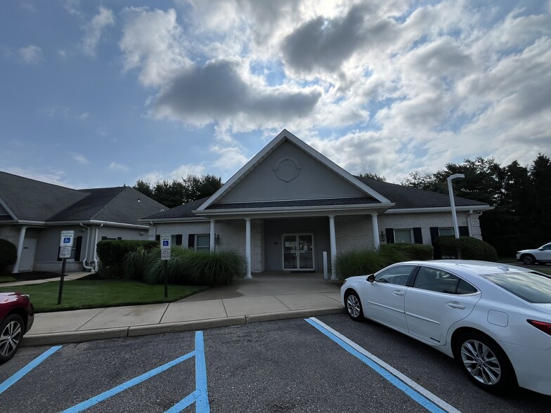 54 Bey Lea Rd, Toms River, NJ à louer - Photo du bâtiment - Image 2 de 5