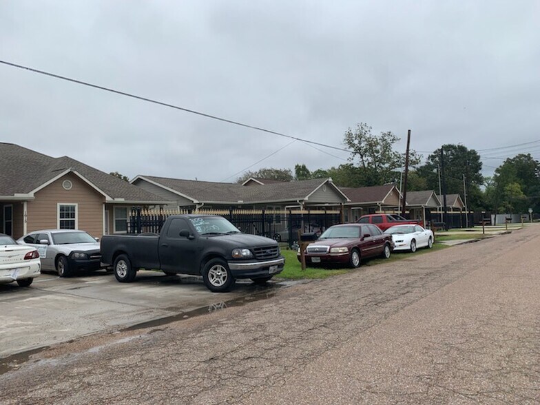 1620 Lone Oak Rd, Houston, TX à vendre - Photo du bâtiment - Image 3 de 3