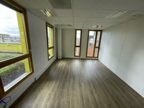 Office in Lyon for lease Interior Photo- Image 1 of 7