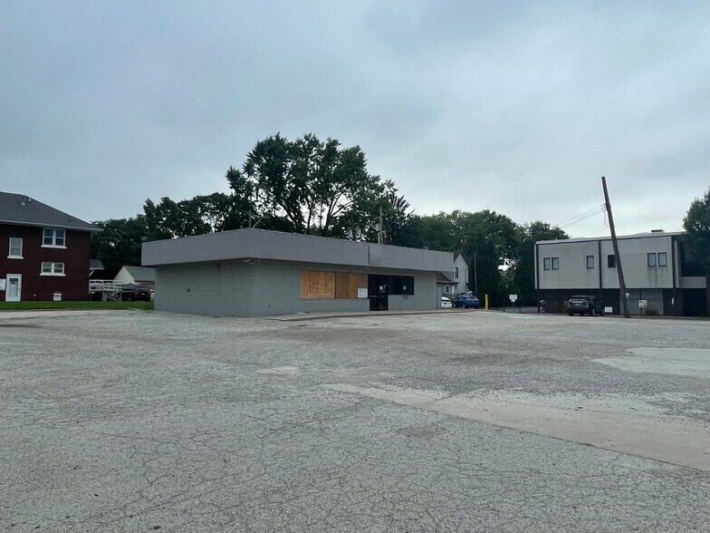 601 N Neil St, Champaign, IL for sale - Building Photo - Image 3 of 4