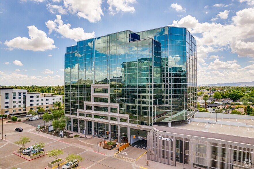 2575 E Camelback Rd, Phoenix, AZ for lease - Building Photo - Image 3 of 5