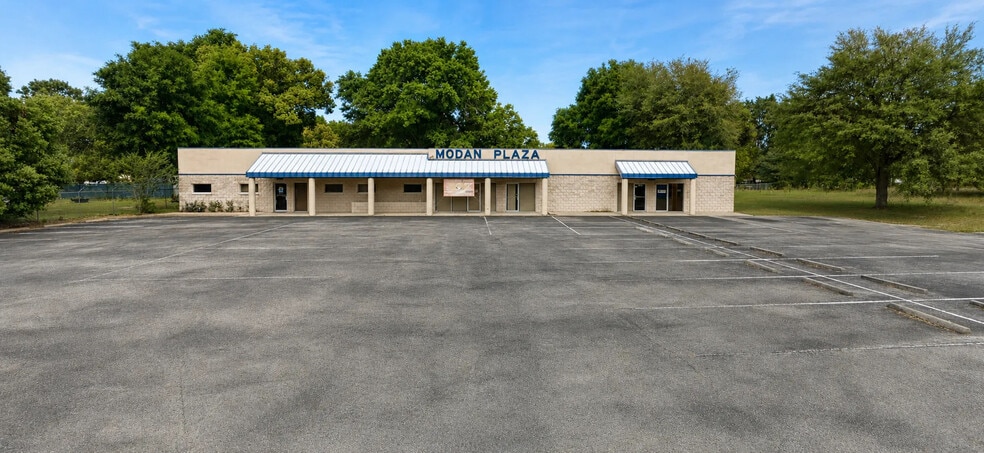 7064 Fort King Rd, Zephyrhills, FL for lease - Building Photo - Image 1 of 3