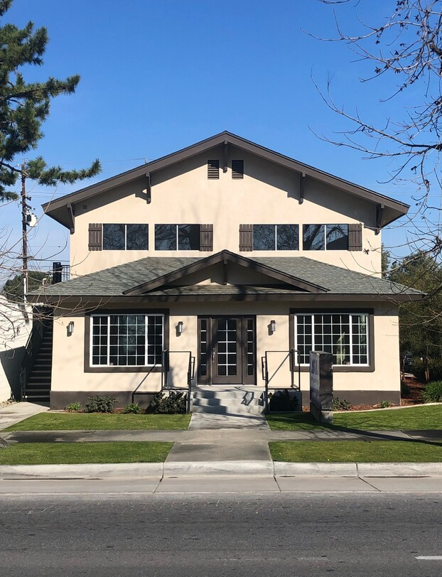 2324 Truxtun Ave, Bakersfield, CA à vendre Photo du bâtiment- Image 1 de 1