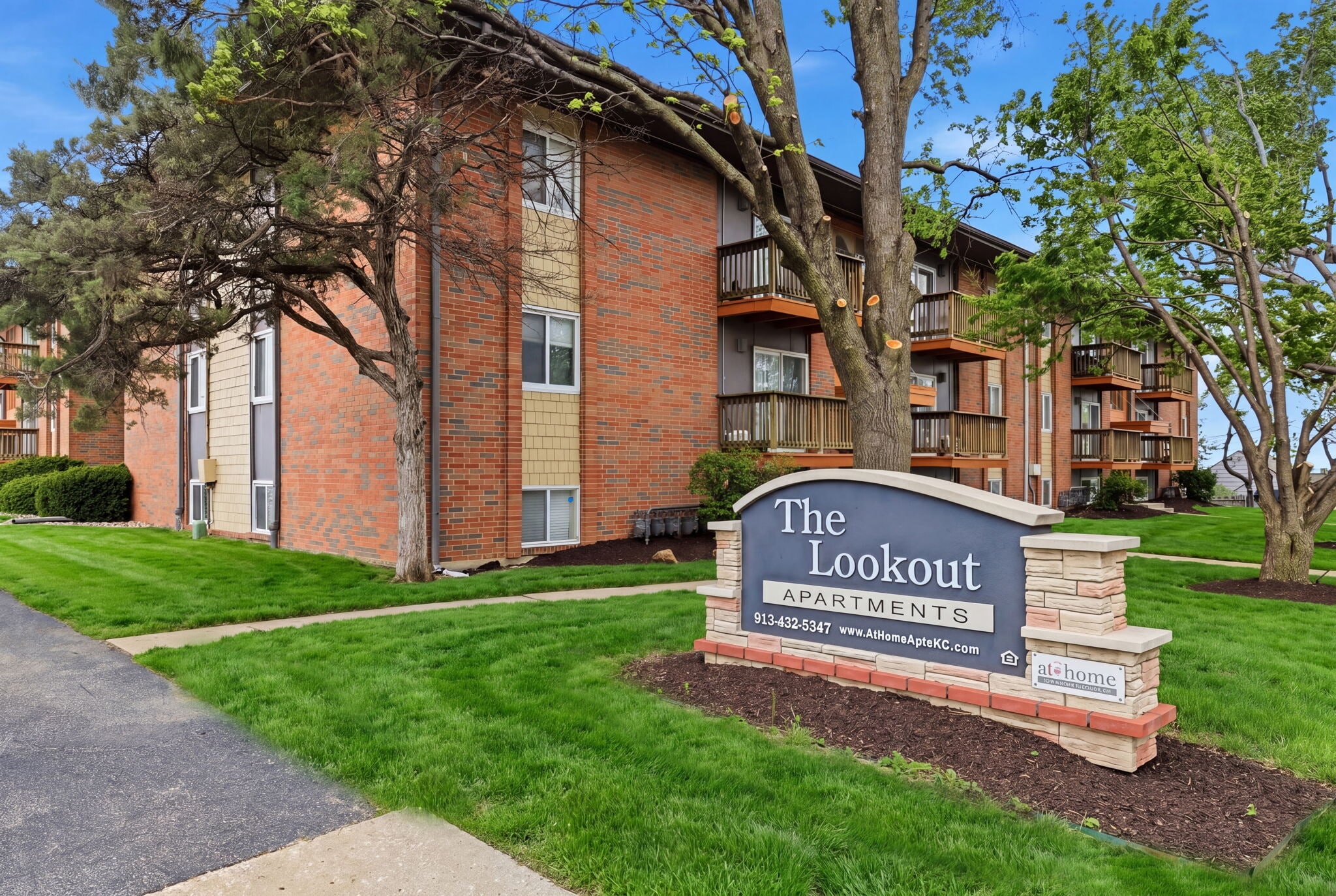 6212 Slater St, Merriam, KS for sale Primary Photo- Image 1 of 8