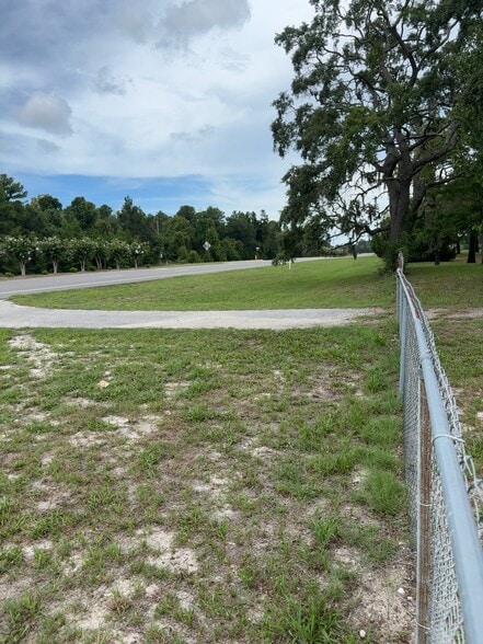 9516 Eden Ave, Hudson, FL à vendre - Photo du bâtiment - Image 3 de 17