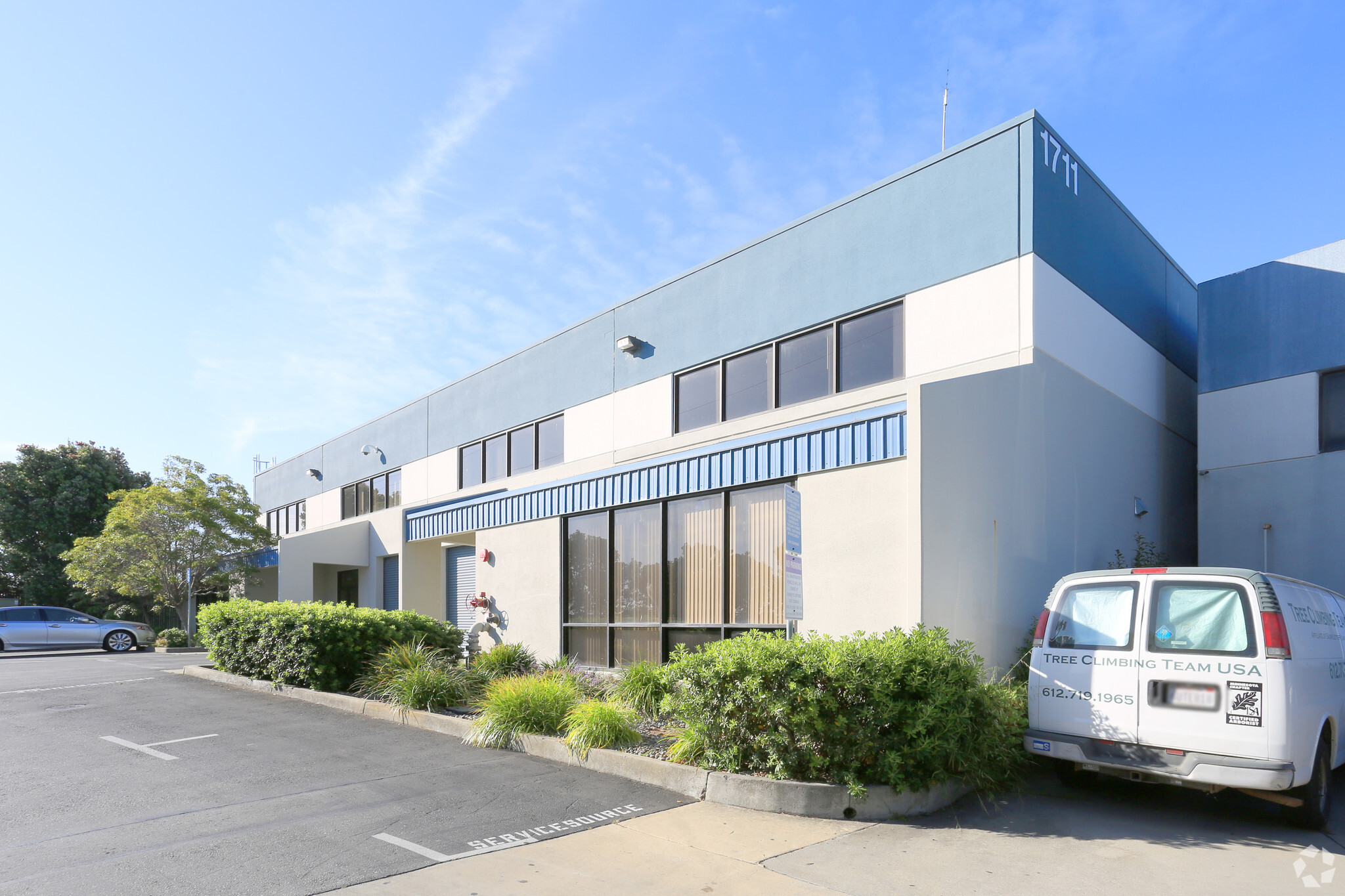 1711 E Bayshore Rd, Redwood City, CA for lease Building Photo- Image 1 of 29