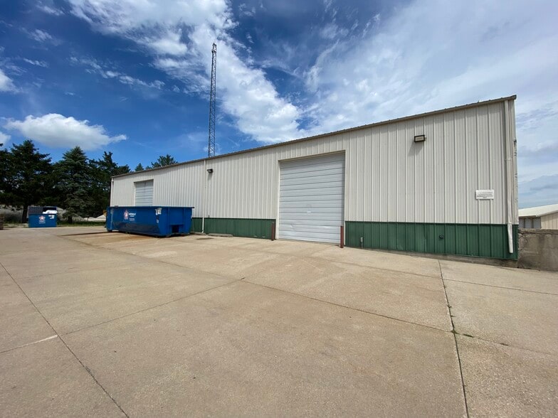 780 S Chicago St, Geneseo, IL for lease - Building Photo - Image 3 of 10