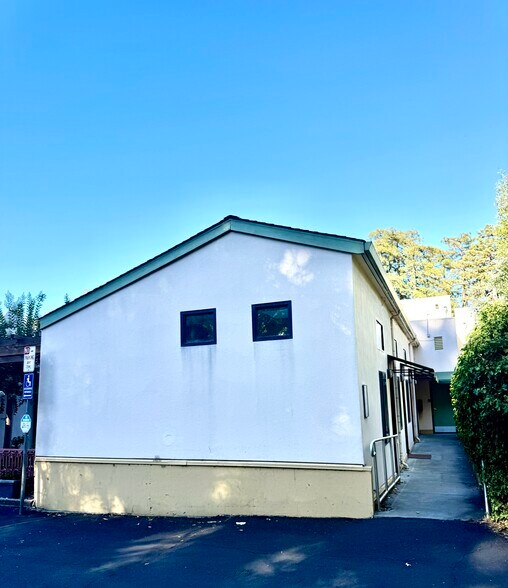 30 Miller Ave, Mill Valley, CA à vendre - Photo du bâtiment - Image 3 de 18