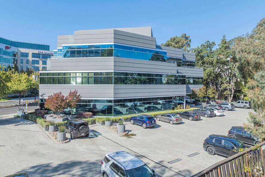 3100 Oak Rd, Walnut Creek, CA à louer - Photo du bâtiment - Image 2 de 17