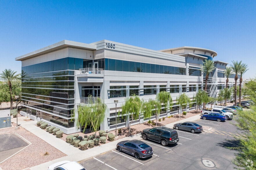 1860 N 95th Ln, Phoenix, AZ à louer - Photo du bâtiment - Image 2 de 11