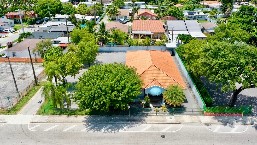 1831 NW 7th St, Miami, FL for lease - Building Photo - Image 2 of 13