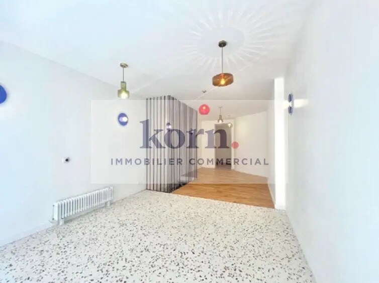 Immeuble residentiel dans Paris à vendre Photo intérieure- Image 1 de 6