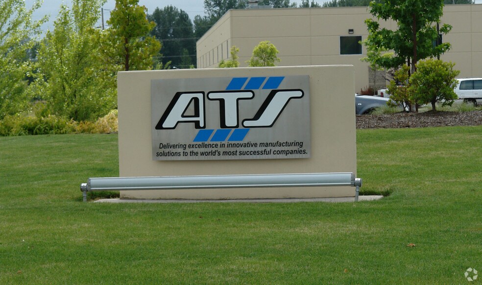 2121 NE Jack London St, Corvallis, OR à louer - Photo du bâtiment - Image 2 de 8