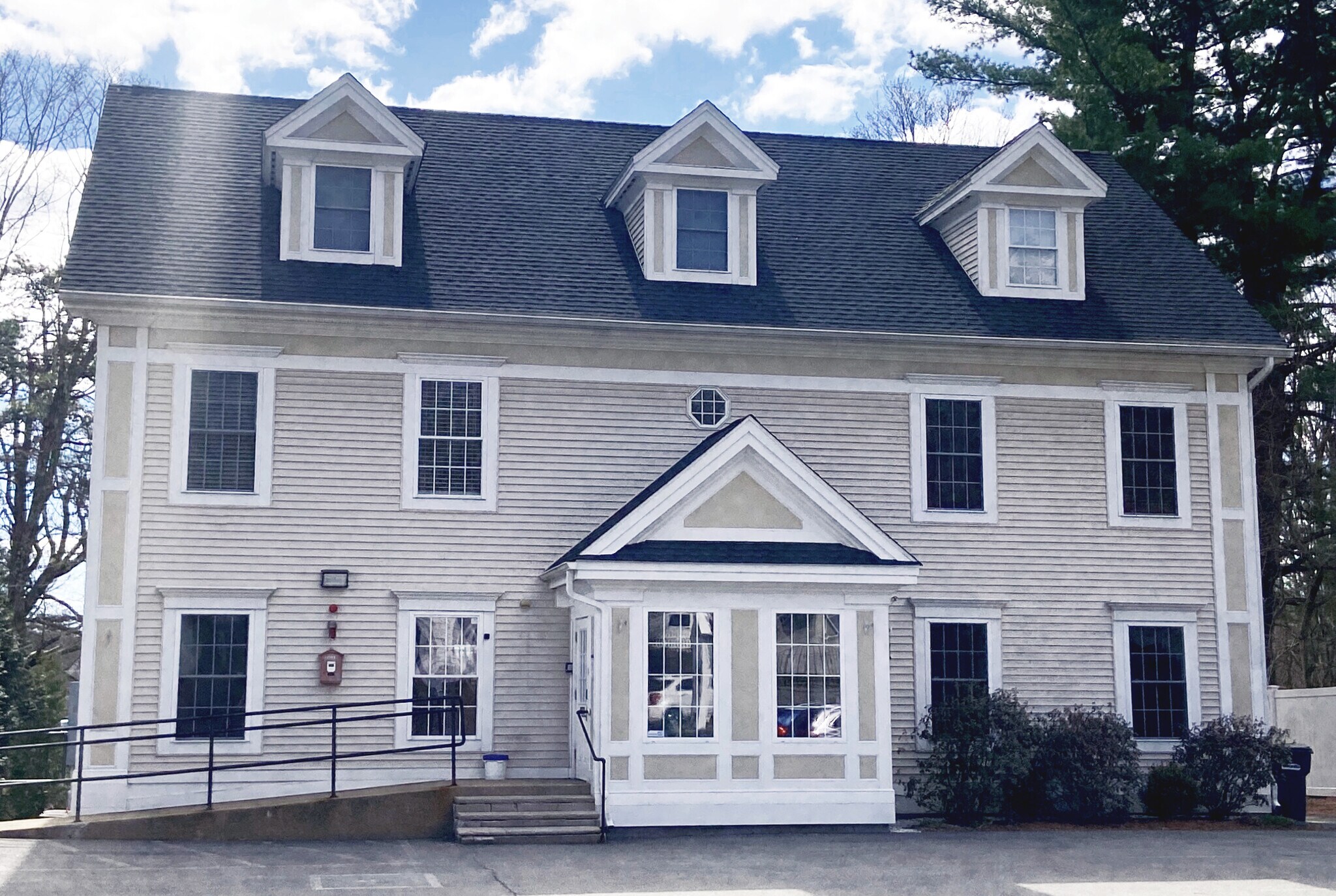 82 W Broadway, Derry, NH for lease Primary Photo- Image 1 of 7