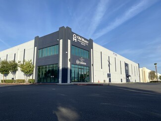 Plus de détails pour 7751 Hayvenhurst Ave, Van Nuys, CA - Industriel à vendre