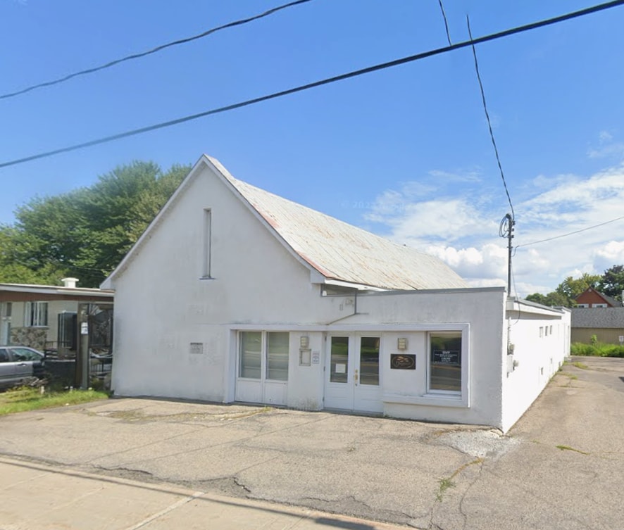 156 Rue Notre-Dame, Oka, QC for sale Primary Photo- Image 1 of 3