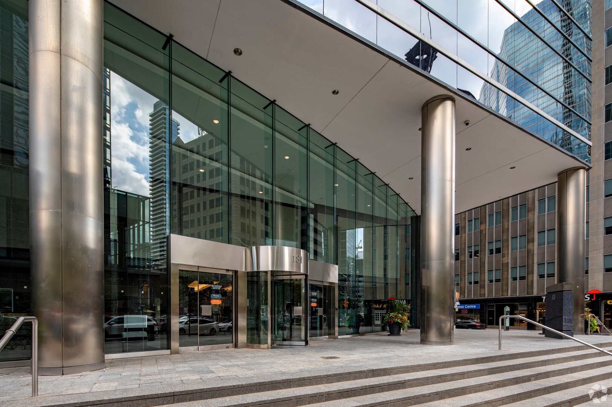 181 University Ave, Toronto, ON M5H 3M7 - DBRS Tower | LoopNet Canada