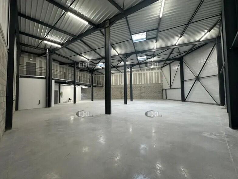Flex dans Aubagne à louer - Photo du bâtiment - Image 3 de 12