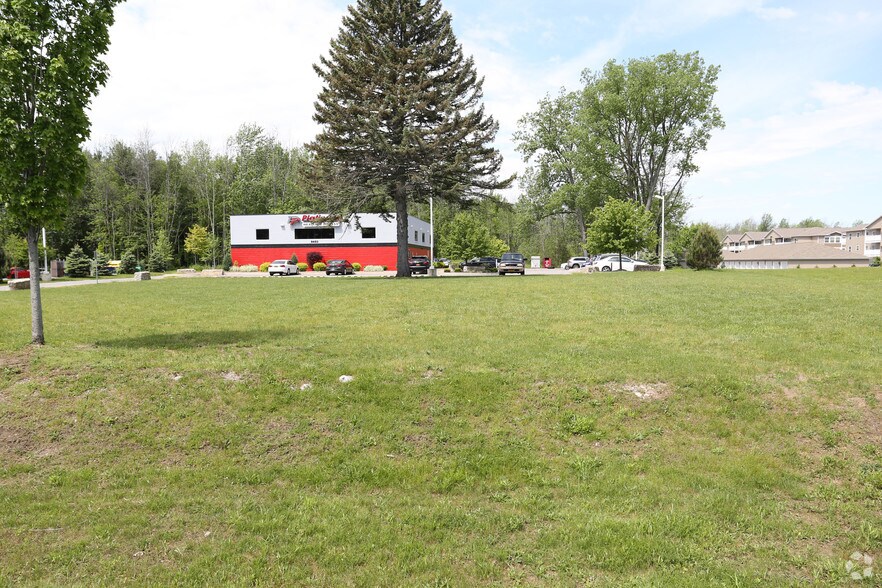 9450 Transit Rd, Amherst, NY à louer - Photo du bâtiment - Image 2 de 5