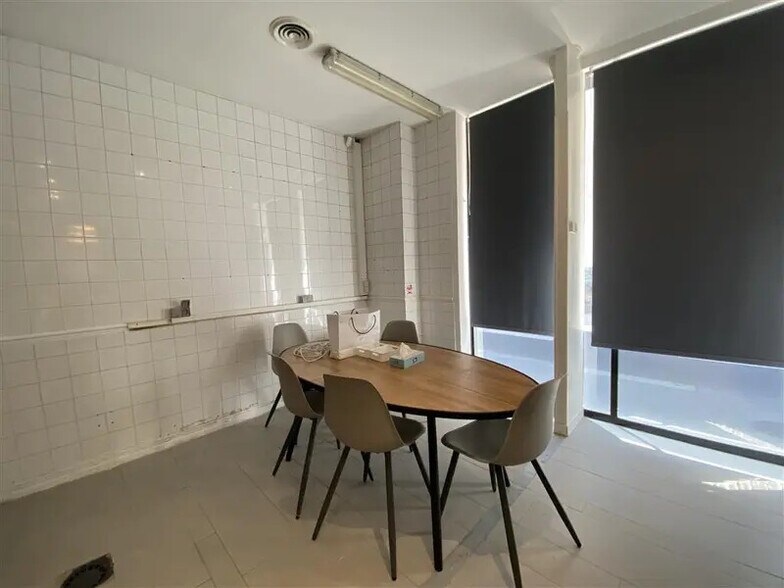 8 Rue Juliette Lamber, Paris for lease - Building Photo - Image 3 of 10