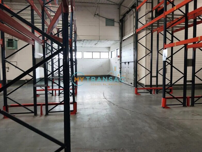 Flex dans Bonneuil-sur-Marne à louer - Photo du bâtiment - Image 1 de 11