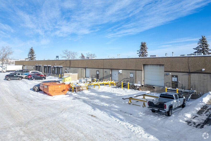 3140 14th Ave NE, Calgary, AB for sale - Building Photo - Image 1 of 1