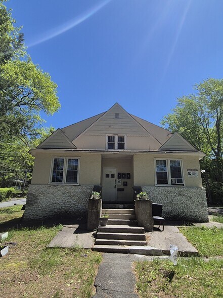 88 Laurel Ave, South Fallsburg, NY à vendre - Photo du bâtiment - Image 2 de 28