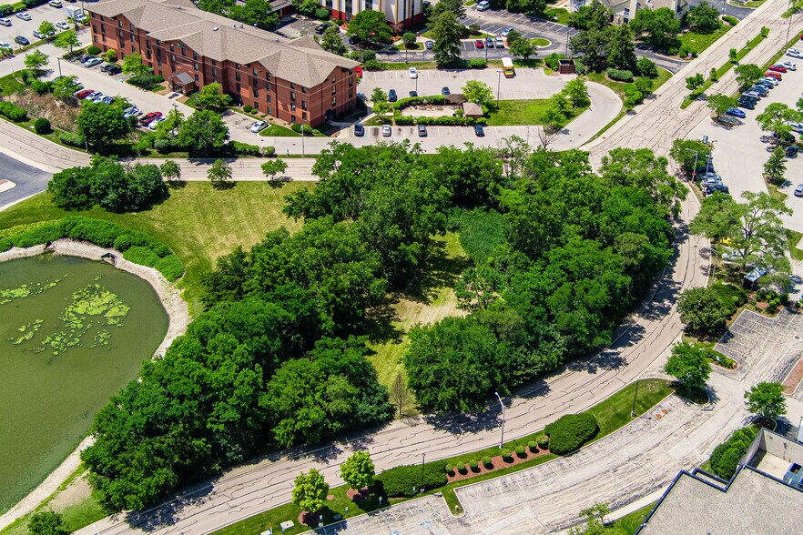 250 St Regis Dr, Lombard, IL à vendre - Photo du bâtiment - Image 3 de 24