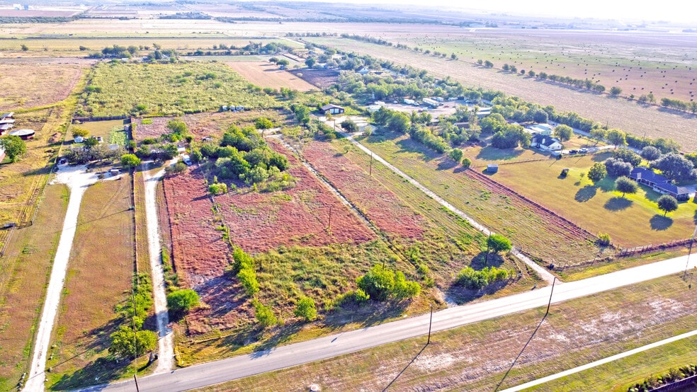 1239 Barbarosa Rd & 1255 Saur Ln, New Braunfels, TX for sale - Building Photo - Image 3 of 11