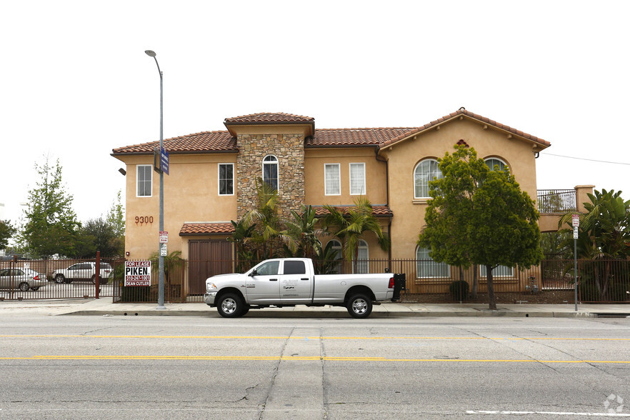 9300 Laurel Canyon Blvd, Pacoima, CA à vendre - Photo du b timent - Image 1 de 1