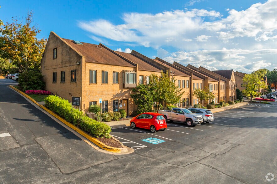 9025 Shady Grove Ct, Gaithersburg, MD à vendre - Photo du bâtiment - Image 2 de 8