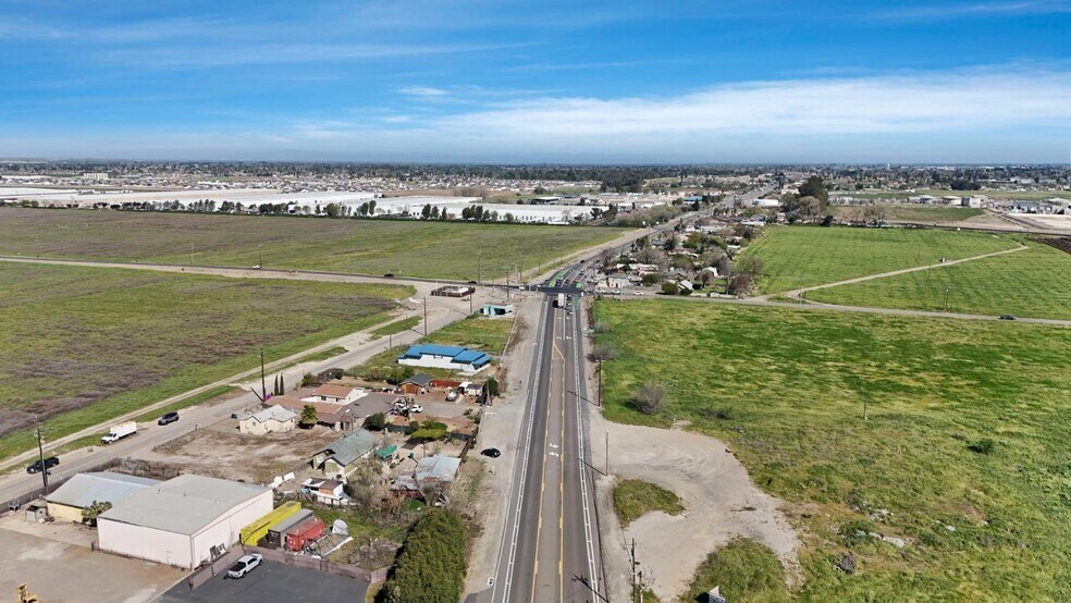 3133 Yosemite Ave, Lathrop, CA à vendre - Photo du bâtiment - Image 3 de 7