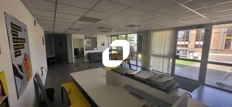Office in Mérignac for lease - Building Photo - Image 2 of 16