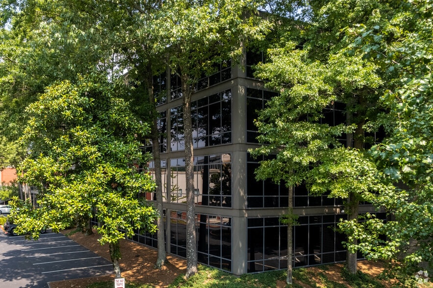 6400 Powers Ferry Rd NW, Atlanta, GA for lease - Building Photo - Image 3 of 12