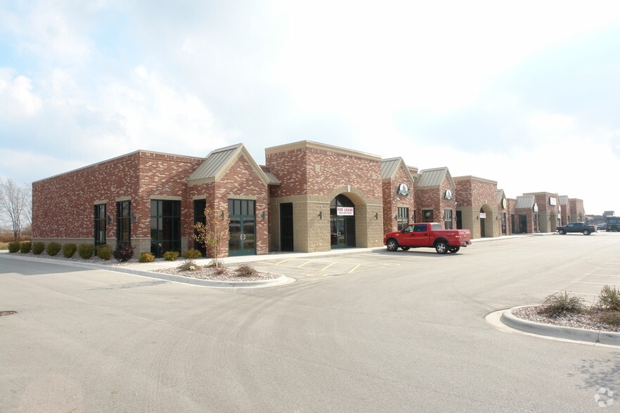825-831 Huron Rd, Green Bay, WI à louer - Photo du bâtiment - Image 3 de 4