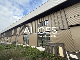 Plus de détails pour Local d'activités à louer