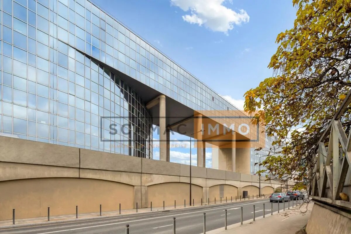 Industrial in Ivry-sur-Seine for lease Building Photo- Image 1 of 23