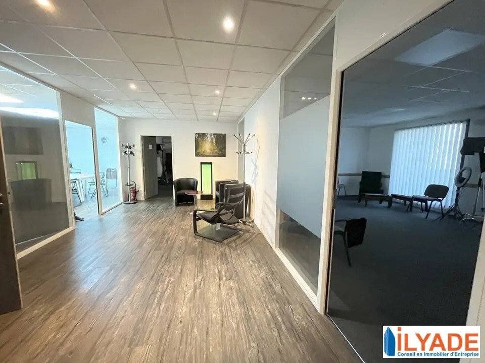 Office in Aubagne for sale Interior Photo- Image 1 of 7