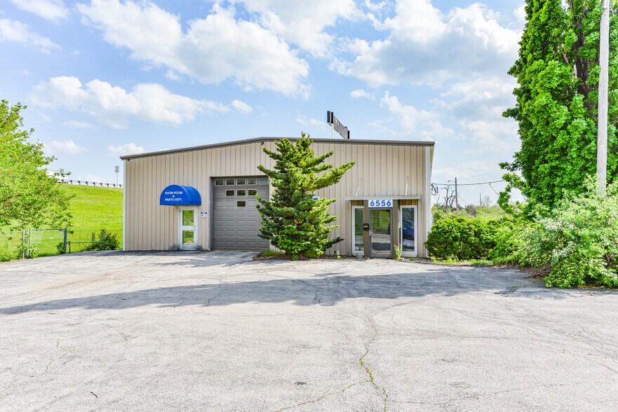 6556 Jonas Pl, Berkeley, MO à vendre - Photo du bâtiment - Image 2 de 22