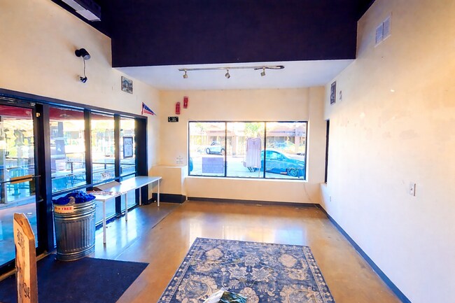 More details for 911 Massachusetts St, Lawrence, KS - Office, Retail for Lease