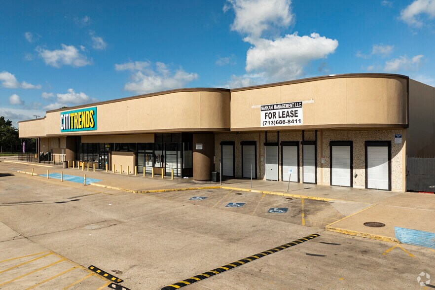 17503-17587 Imperial Valley Dr, Houston, TX à louer - Photo du bâtiment - Image 3 de 28